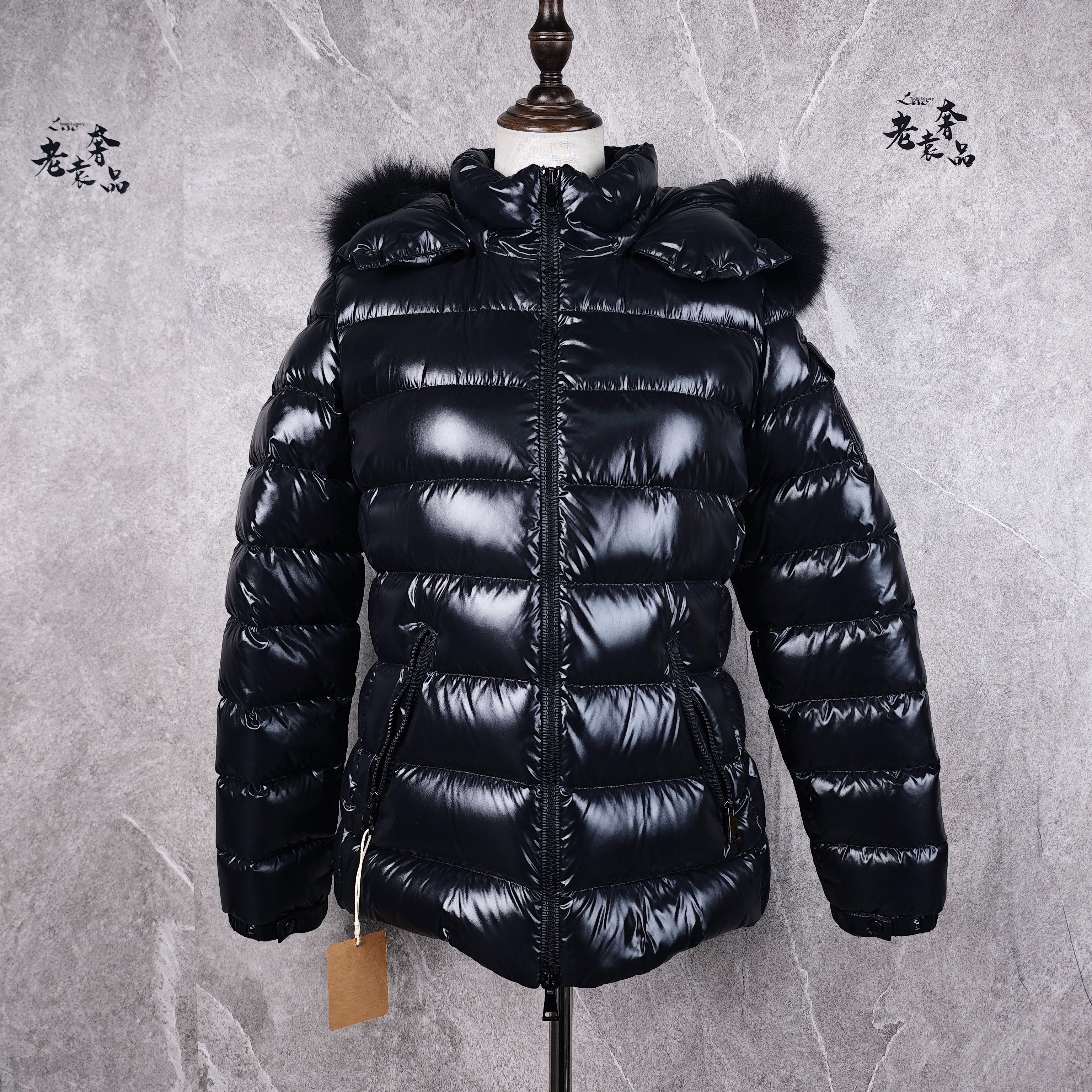 99新 MONCLER 海囤K/蒙口/上衣/3码/hs37527