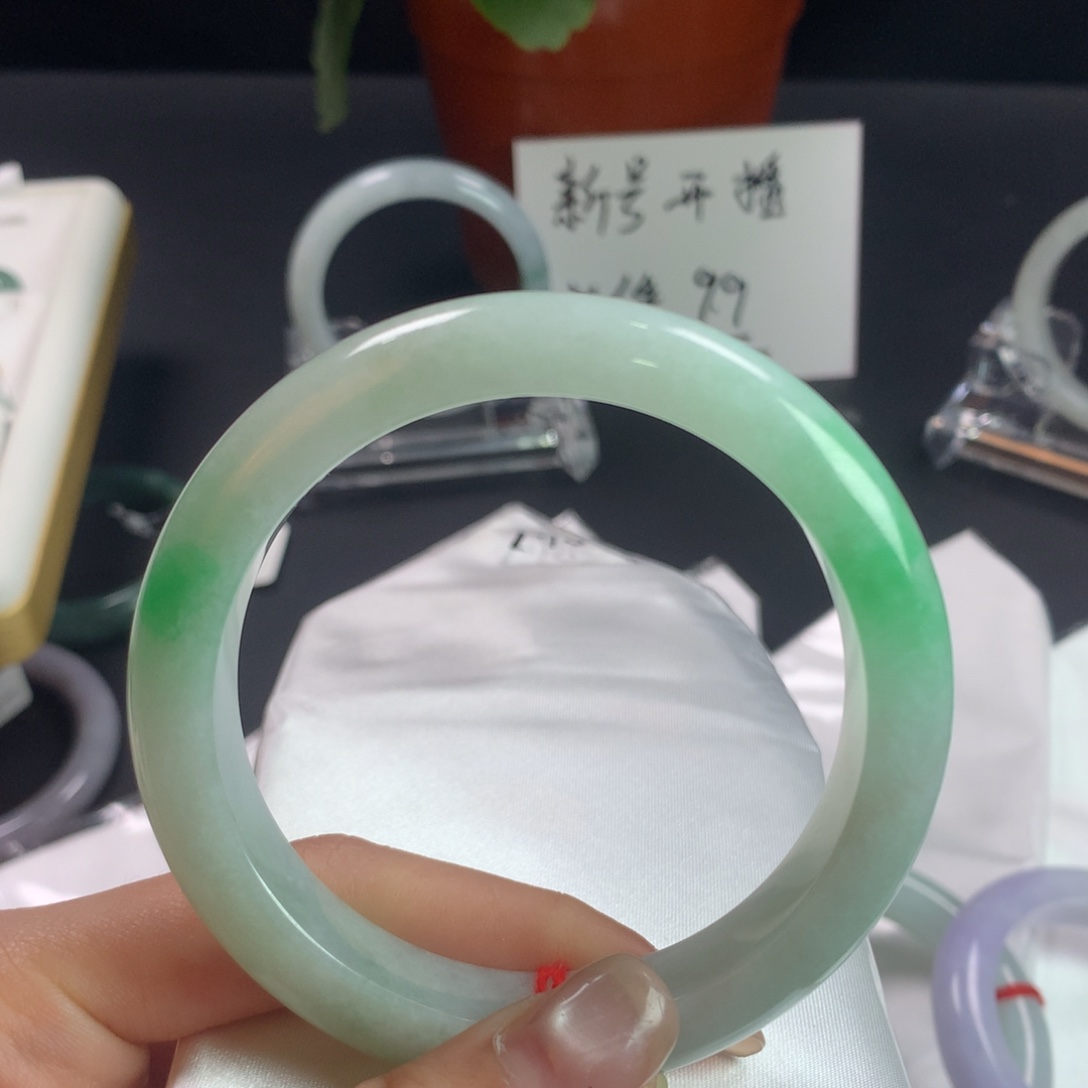 翡翠未镶嵌手镯61 62