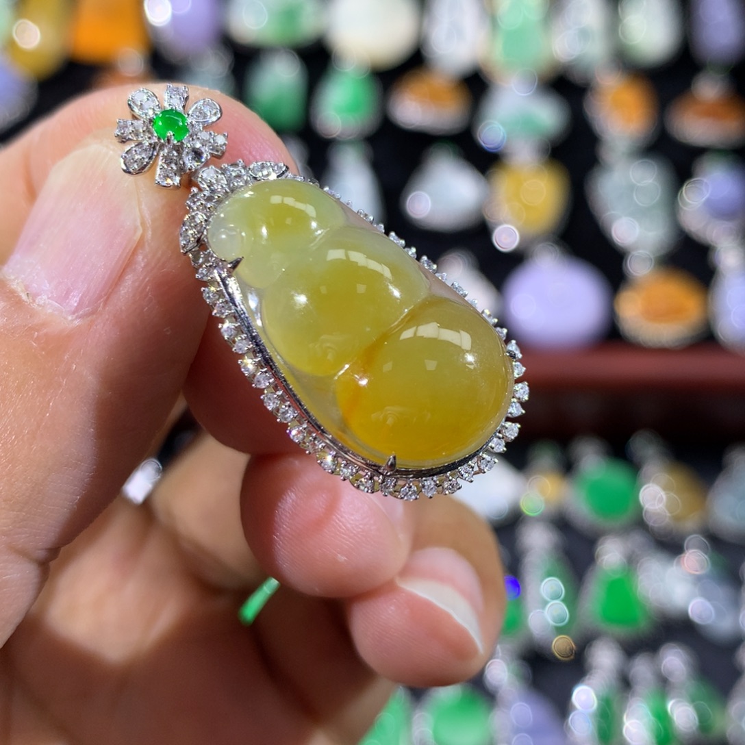 翡翠18K金镶嵌耳饰