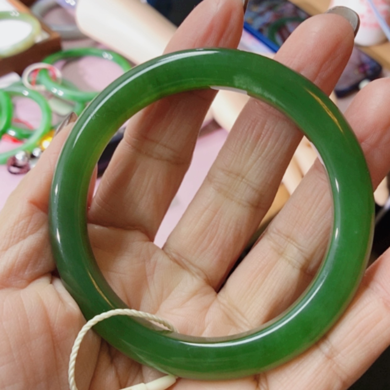 【闪购商品】未镶嵌手镯和田玉（碧玉）