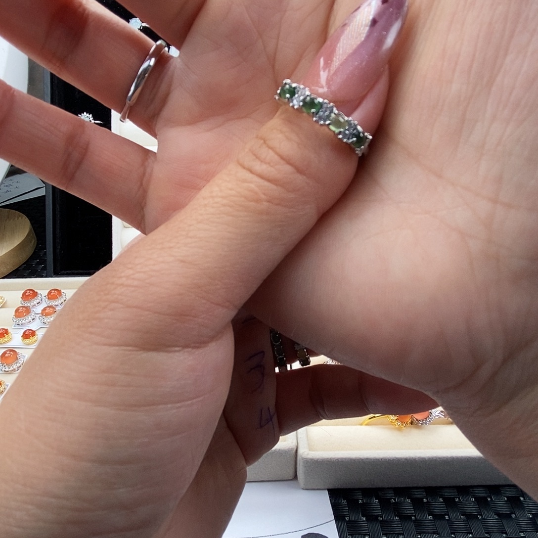 柒***瑤翡翠未镶嵌戒指缅甸