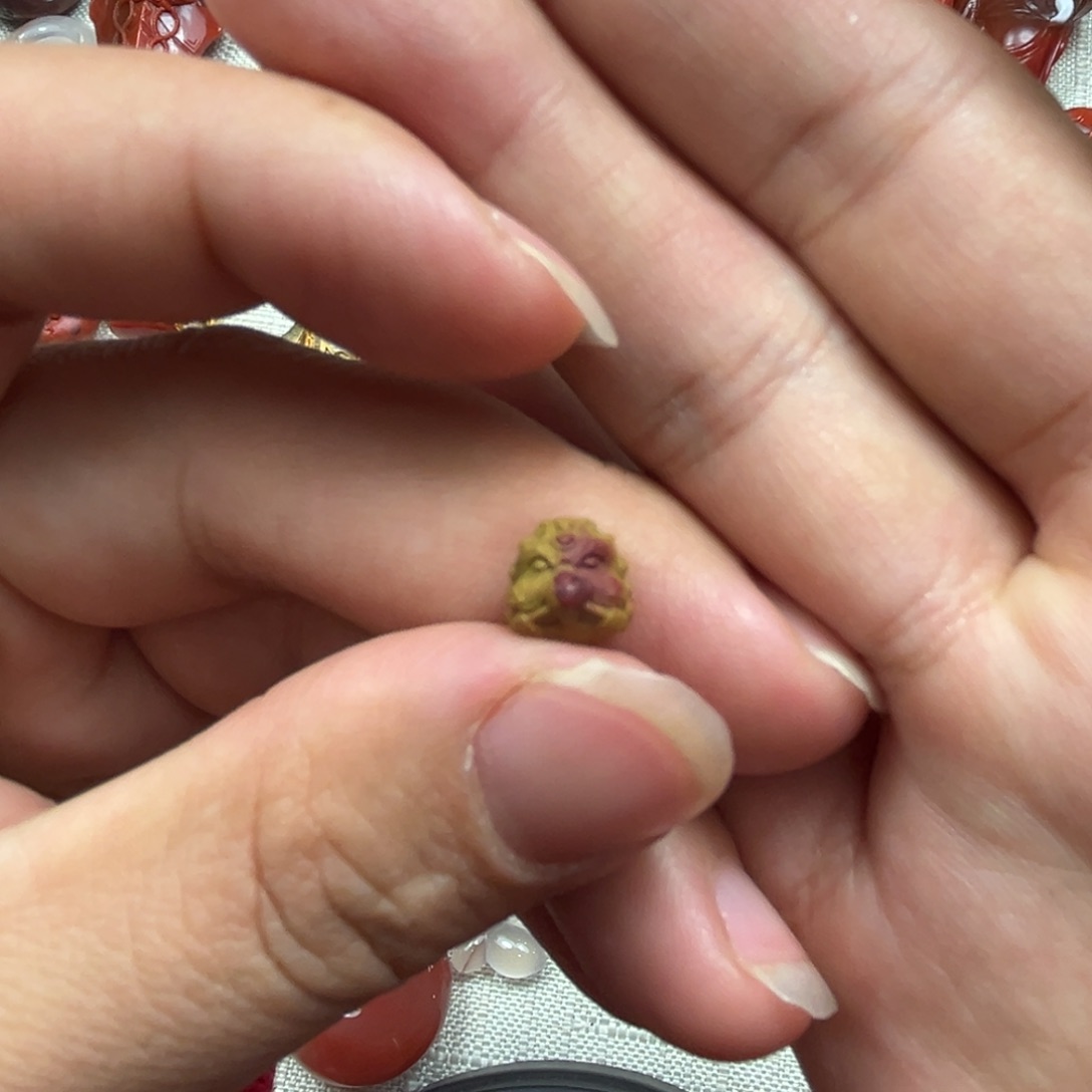 南红玛瑙雕刻件未镶嵌