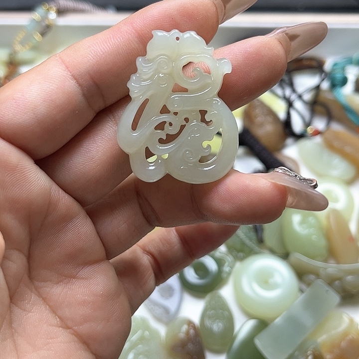 【闪购商品】和田玉未镶嵌颈饰人****生