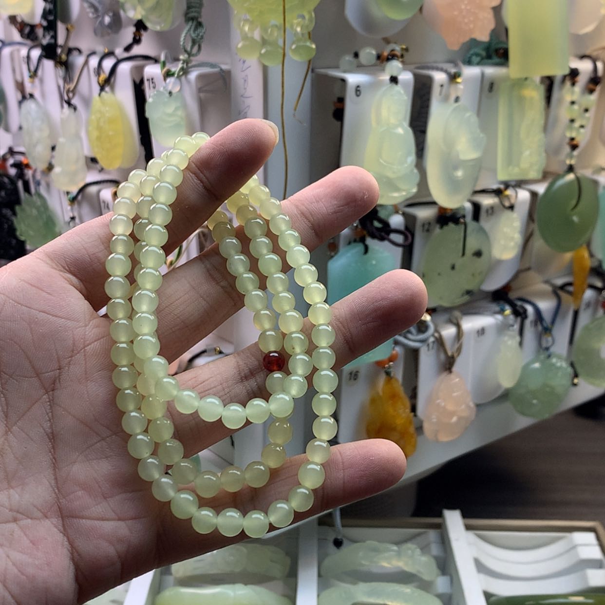 【闪购商品】蛇纹石玉颈饰未镶嵌