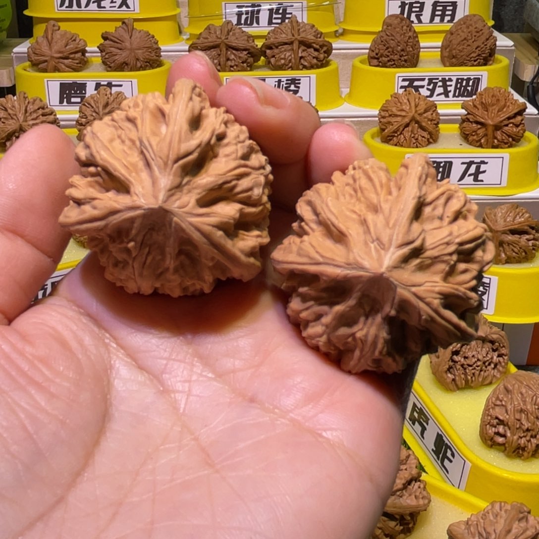 沧***海桃核把件文山三棱39