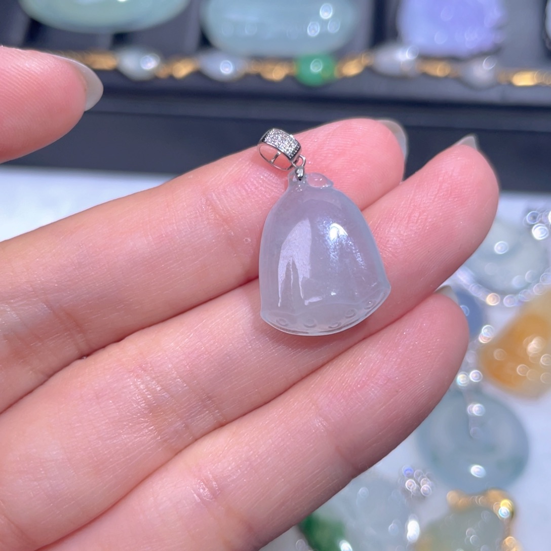 颈饰18K金镶嵌翡翠翡翠