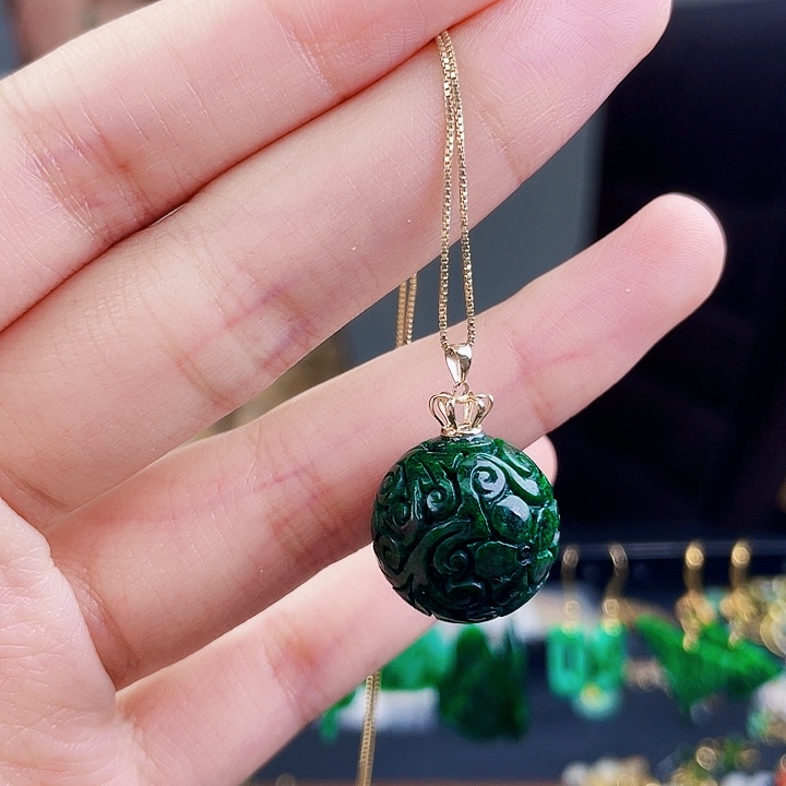 翡翠颈饰18K金镶嵌饰品