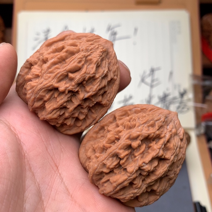 文玩核桃吊坠虎头42