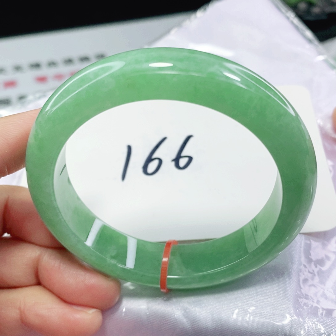 翡翠手镯未镶嵌56.4圈口