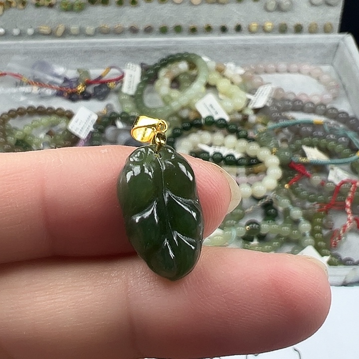 和田玉未镶嵌珠宝半成品