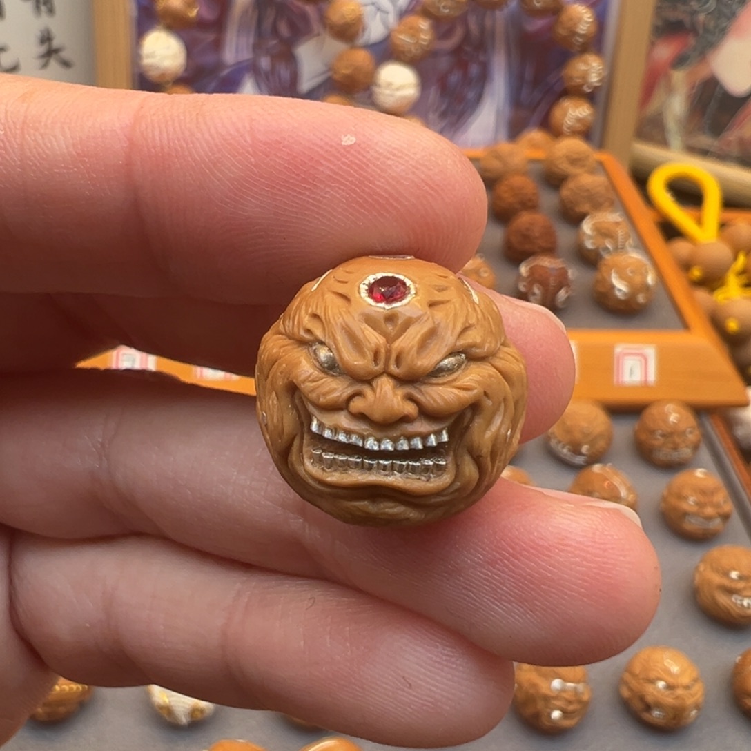 猴头核桃吊坠恶僧