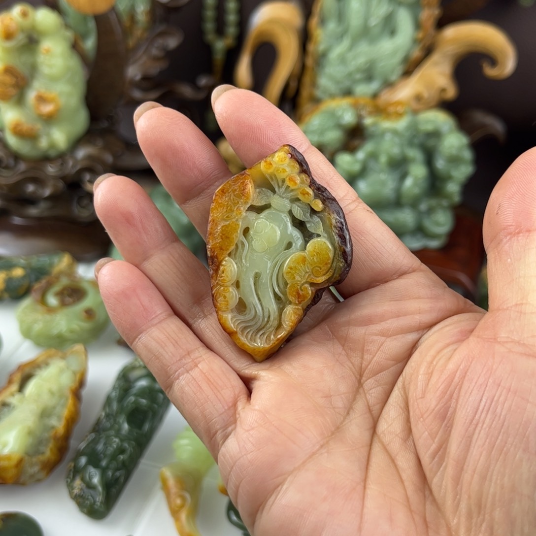 岫岩河磨玉（透闪石质玉）未镶嵌颈饰