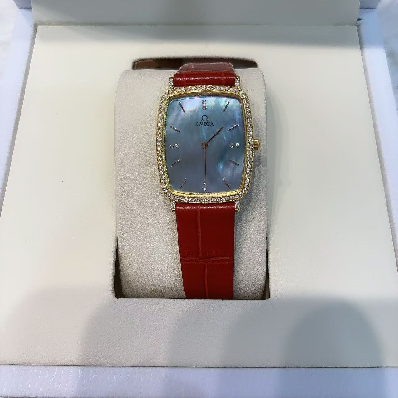 95新 Omega/欧米茄 石英腕表/后镶钻/表径26/25610198