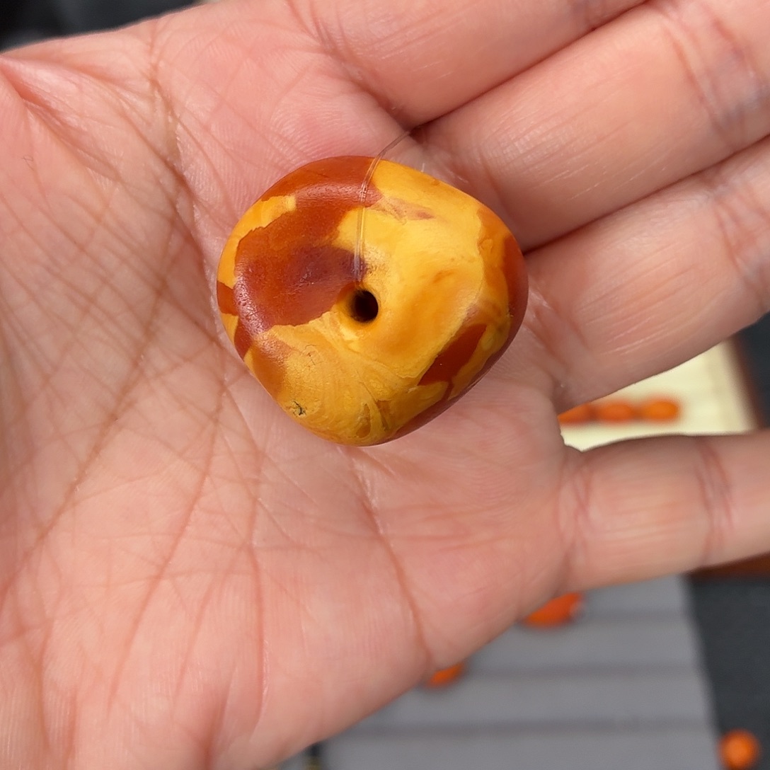 鸿***涯琥珀未镶嵌裸石定制老蜜蜡