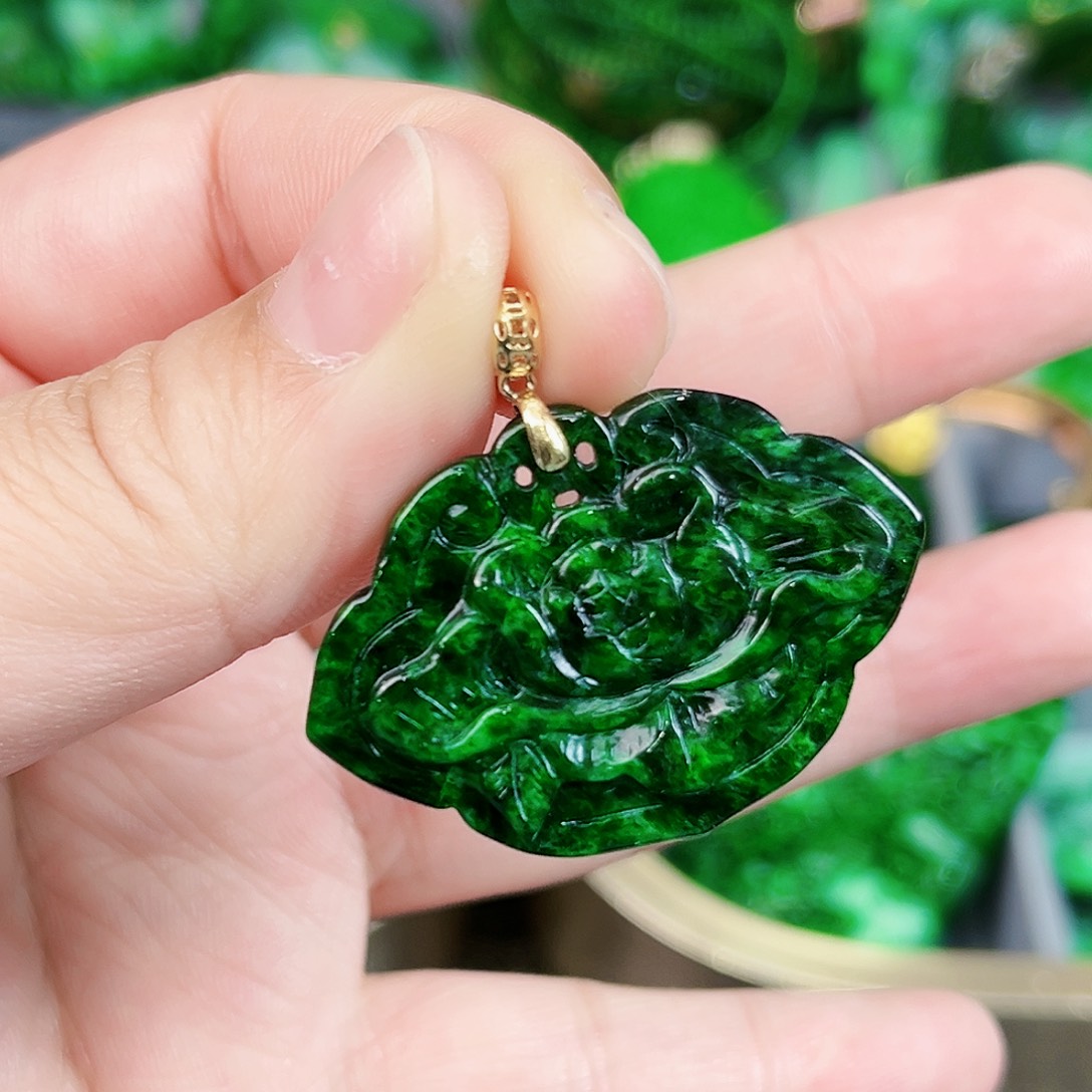 翡翠颈饰18K金镶嵌吊坠