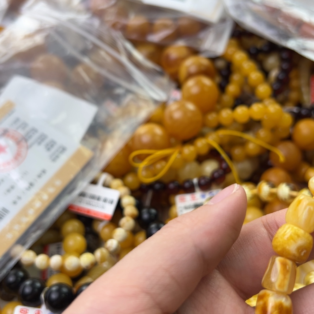 琥珀珠宝奇石未镶嵌