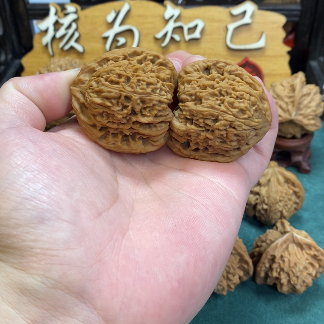 文玩核桃把件南将石41全品红皮