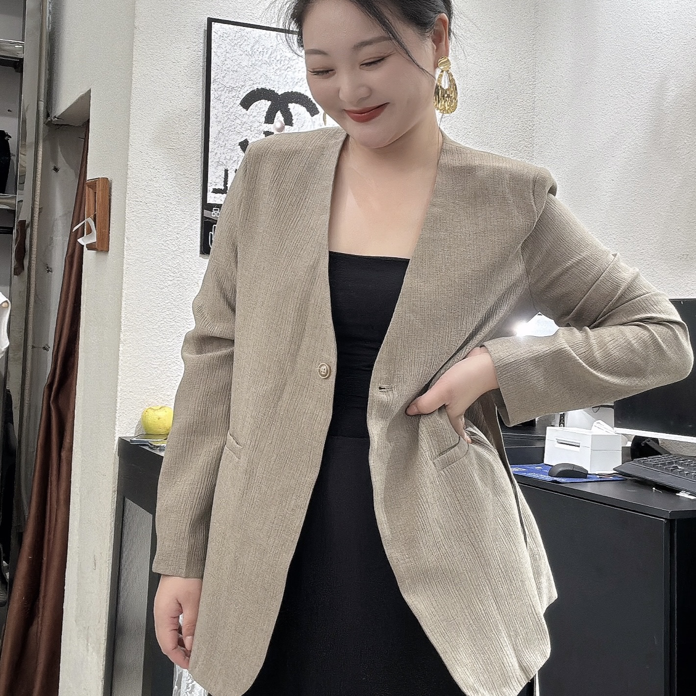 【盼盼精选】亚麻重工极简一粒扣无领西服气质时尚适合早秋