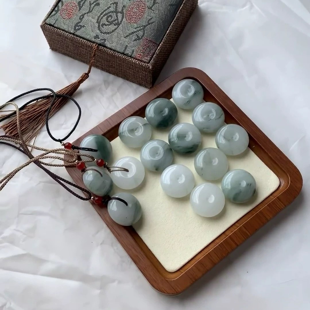 40mm天山翠吊坠天然玉石点缀男女款情侣吊坠百搭天山翠平安扣