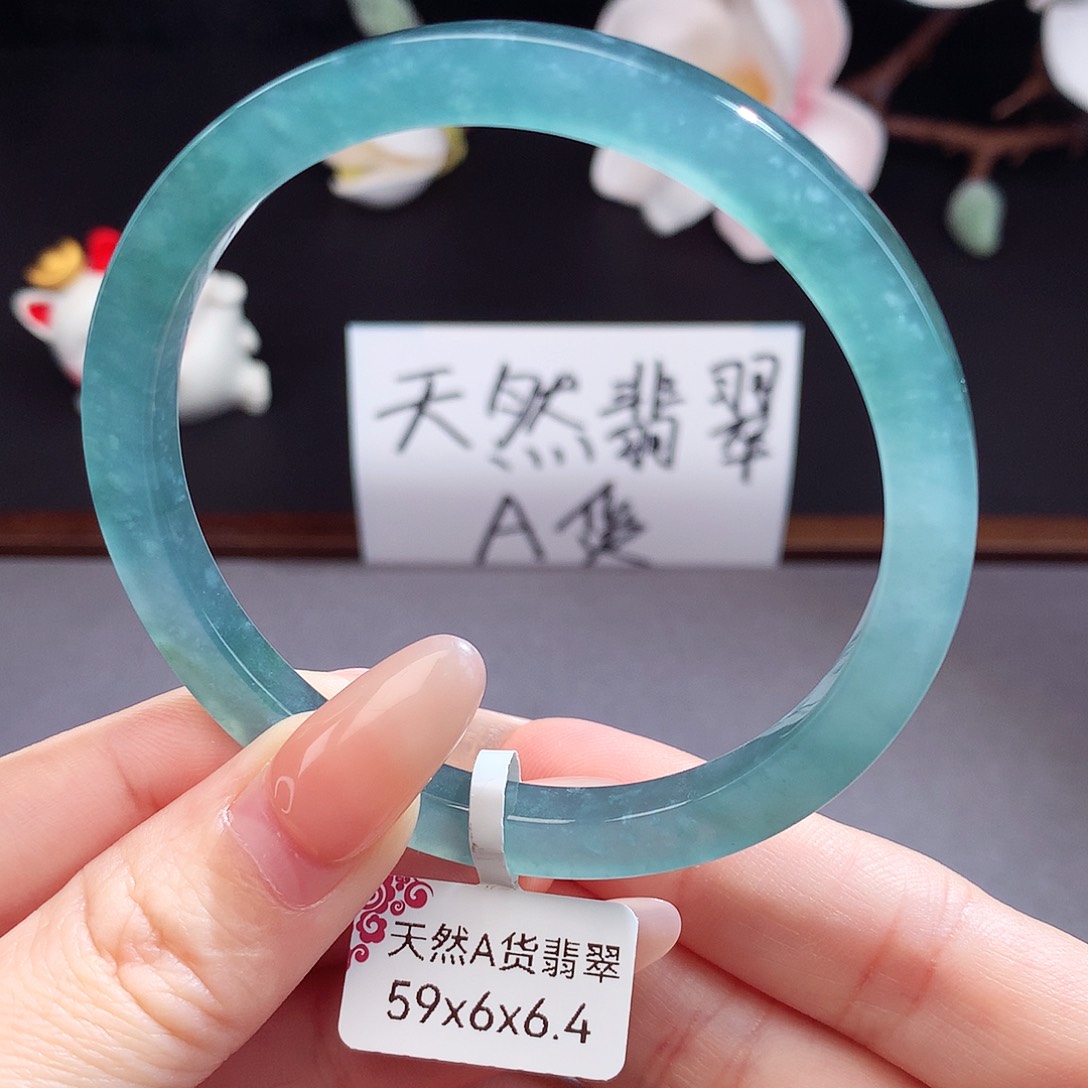 翡翠手镯（圆镯）未镶嵌