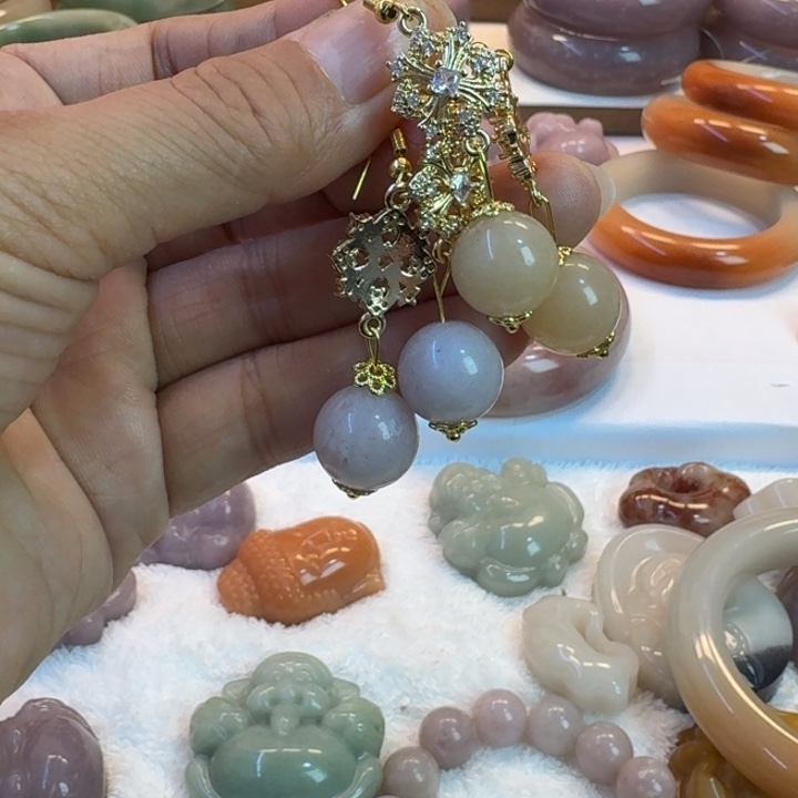 石英岩玉未镶嵌手镯