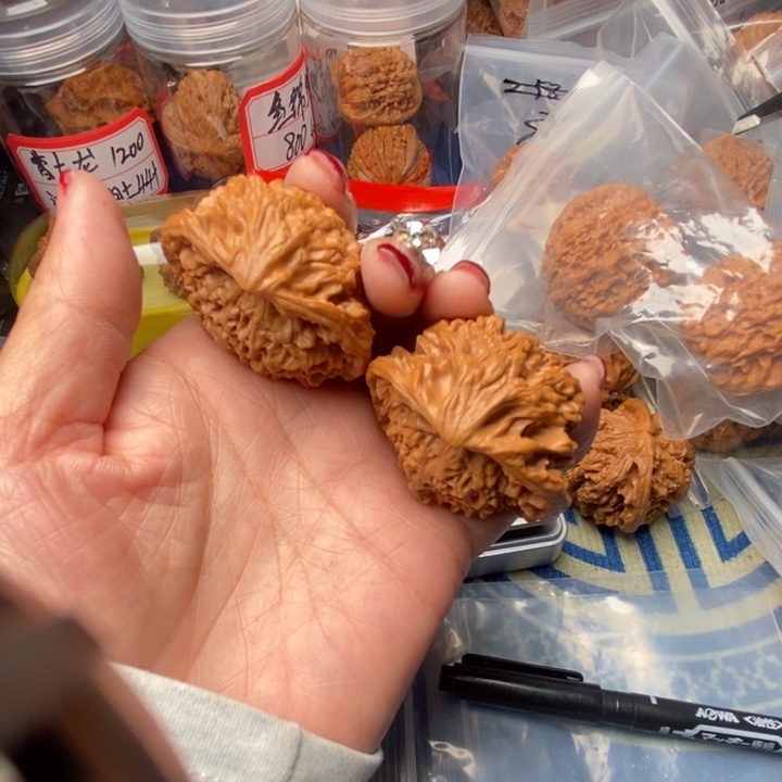 大***鵬桃核吊坠舌头核桃