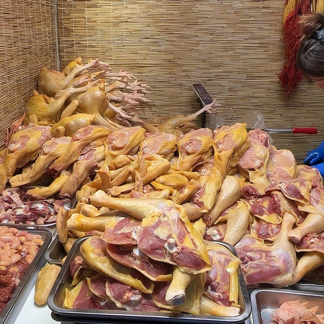 6月中国大陆食用农产品鸡腿10.02斤