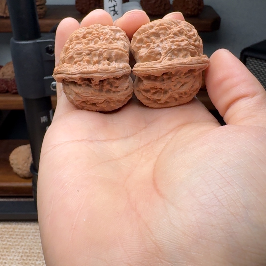 文玩核桃把件4104闷白