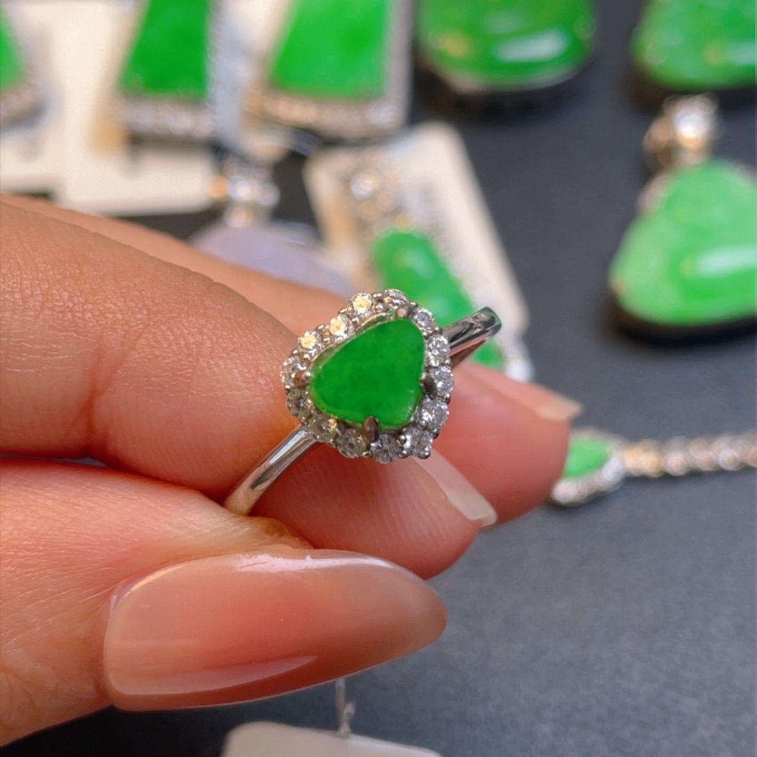 翡翠银S925镶嵌颈饰