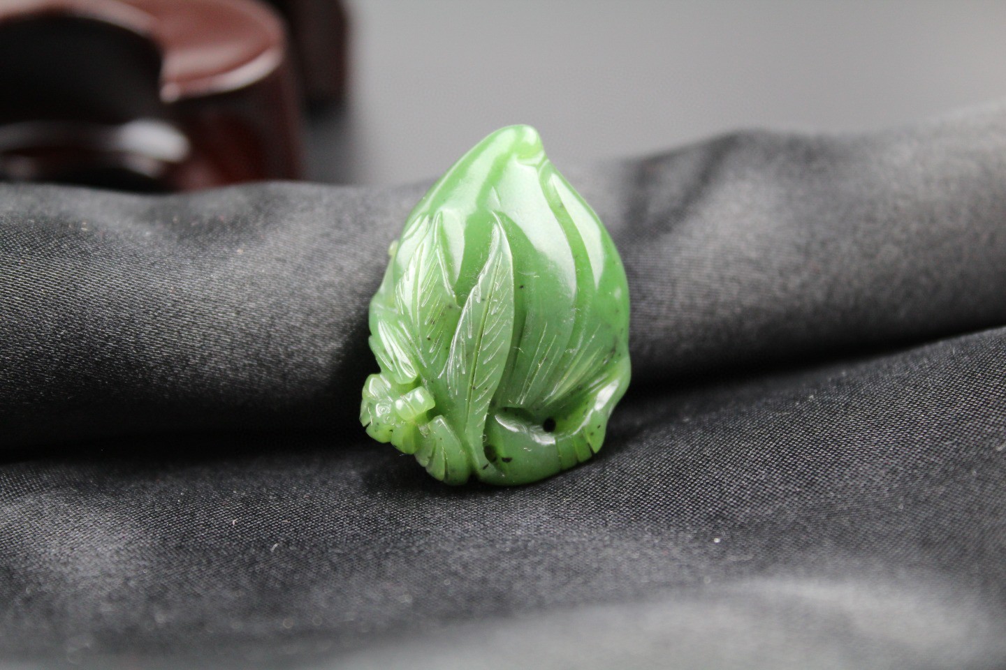 和田玉碧玉福寿祝福桃子福在眼前挂件