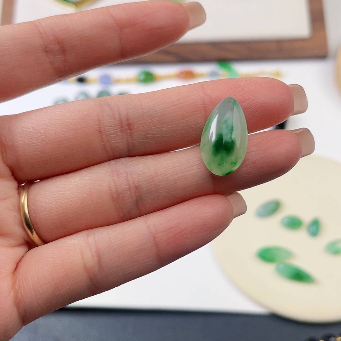 翡翠裸石冰飘花裸石吊坠