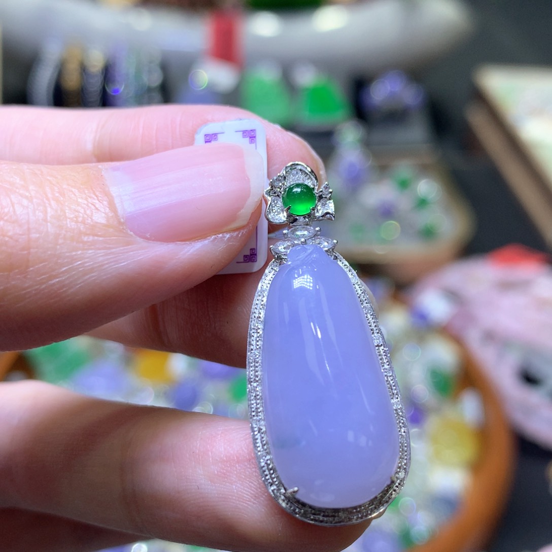 【闪购商品】翡翠颈饰18K金镶嵌翡翠吊坠项链