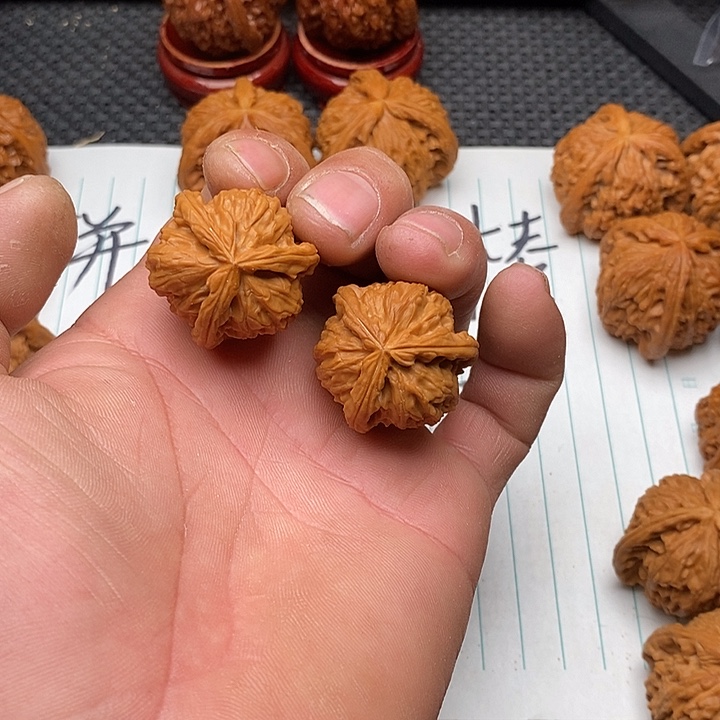 迷***糊把件核桃拼接白狮子4