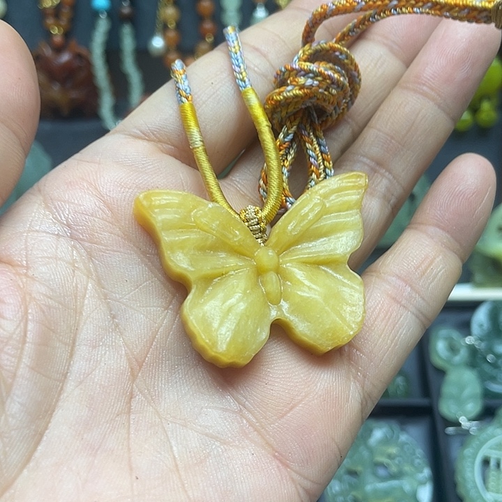 未镶嵌蛇纹石玉颈饰