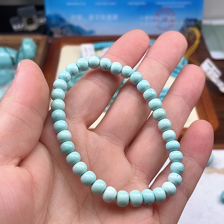 绿松石颈饰未镶嵌