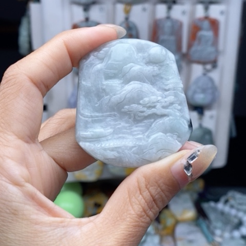 翡翠颈饰未镶嵌翡翠