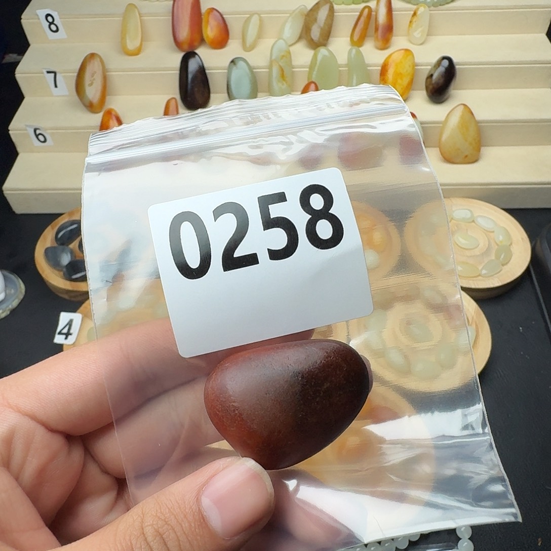 和田玉未镶嵌手串