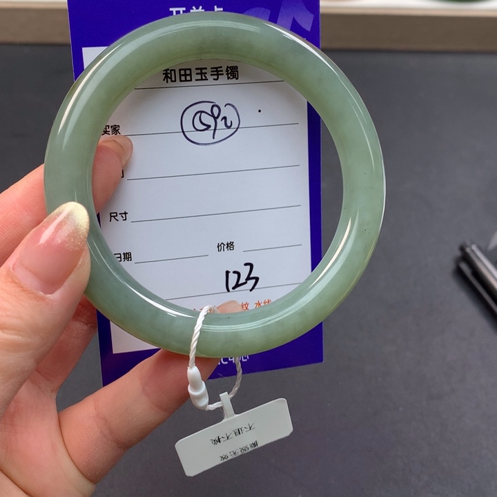 和田玉（糖玉）手镯未镶嵌