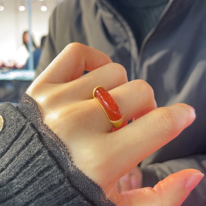 南红玛瑙18K金镶嵌戒指