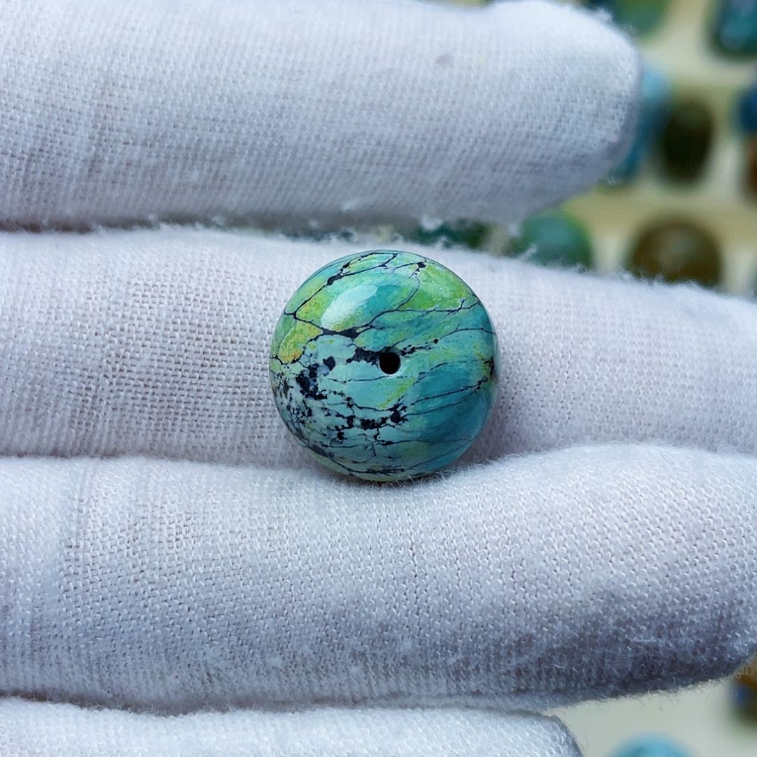 绿松石颈饰未镶嵌