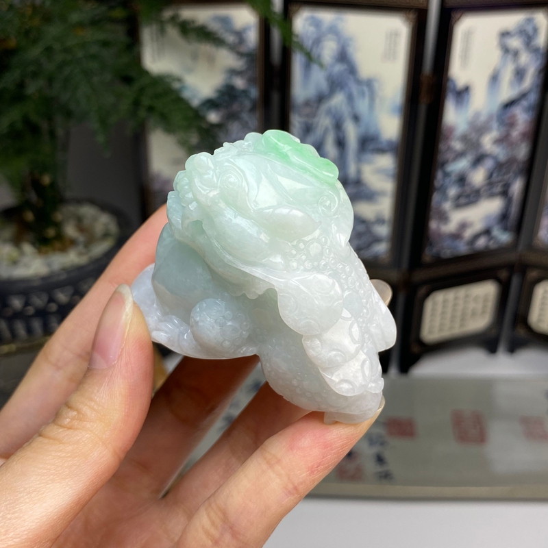 老种飘绿白底青三脚金蟾蟾蜍手把件摆件 天然翡翠A货 