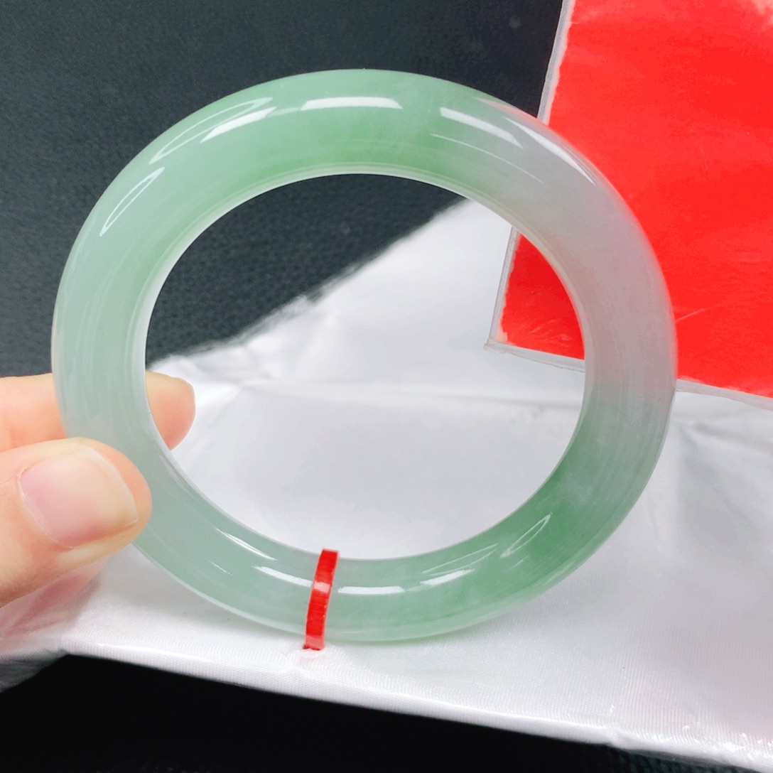 翡翠未镶嵌手镯54圈