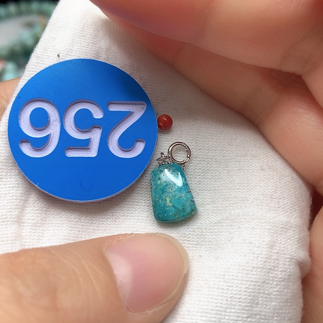 南红玛瑙未镶嵌珠宝奇石