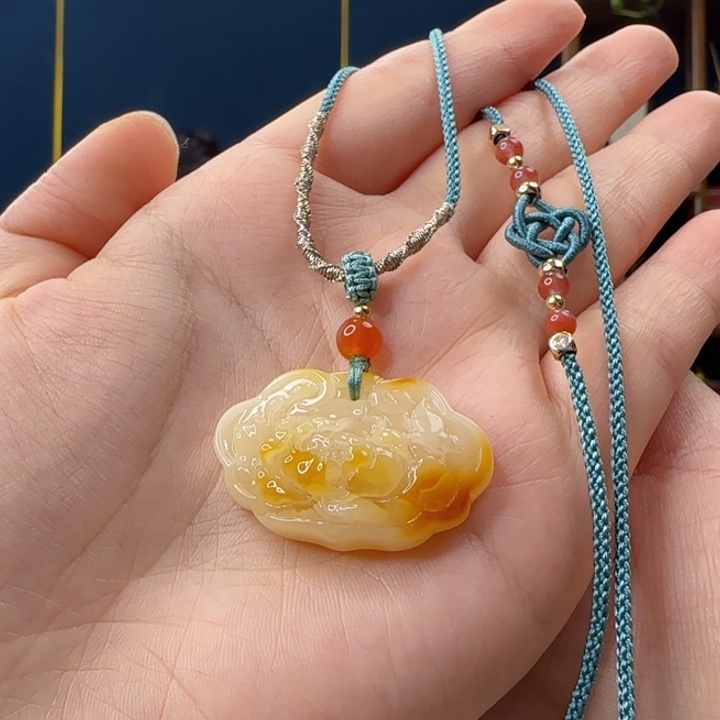 未镶嵌吊坠(赠链)蜜蜡