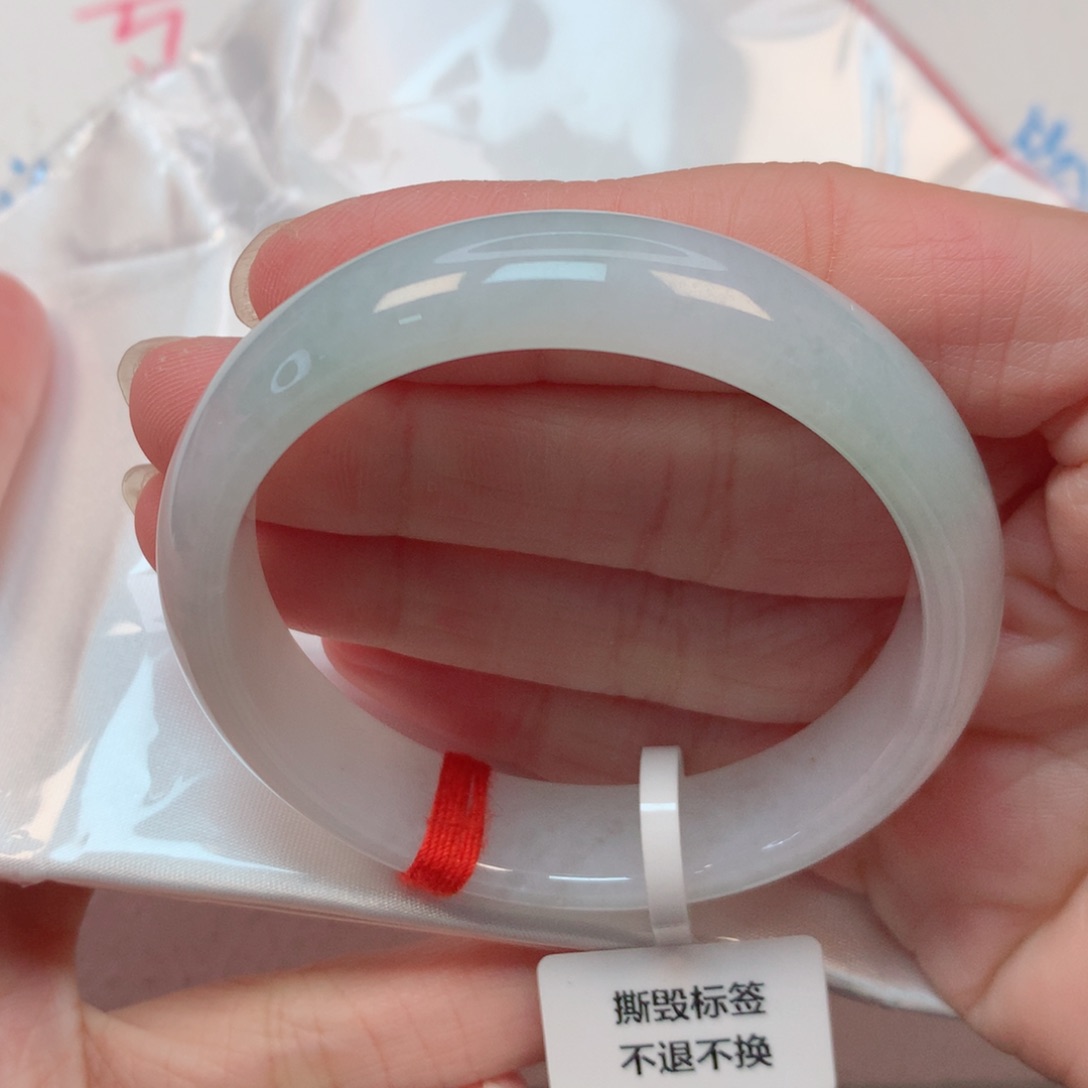 翡翠手镯未镶嵌51.7圈