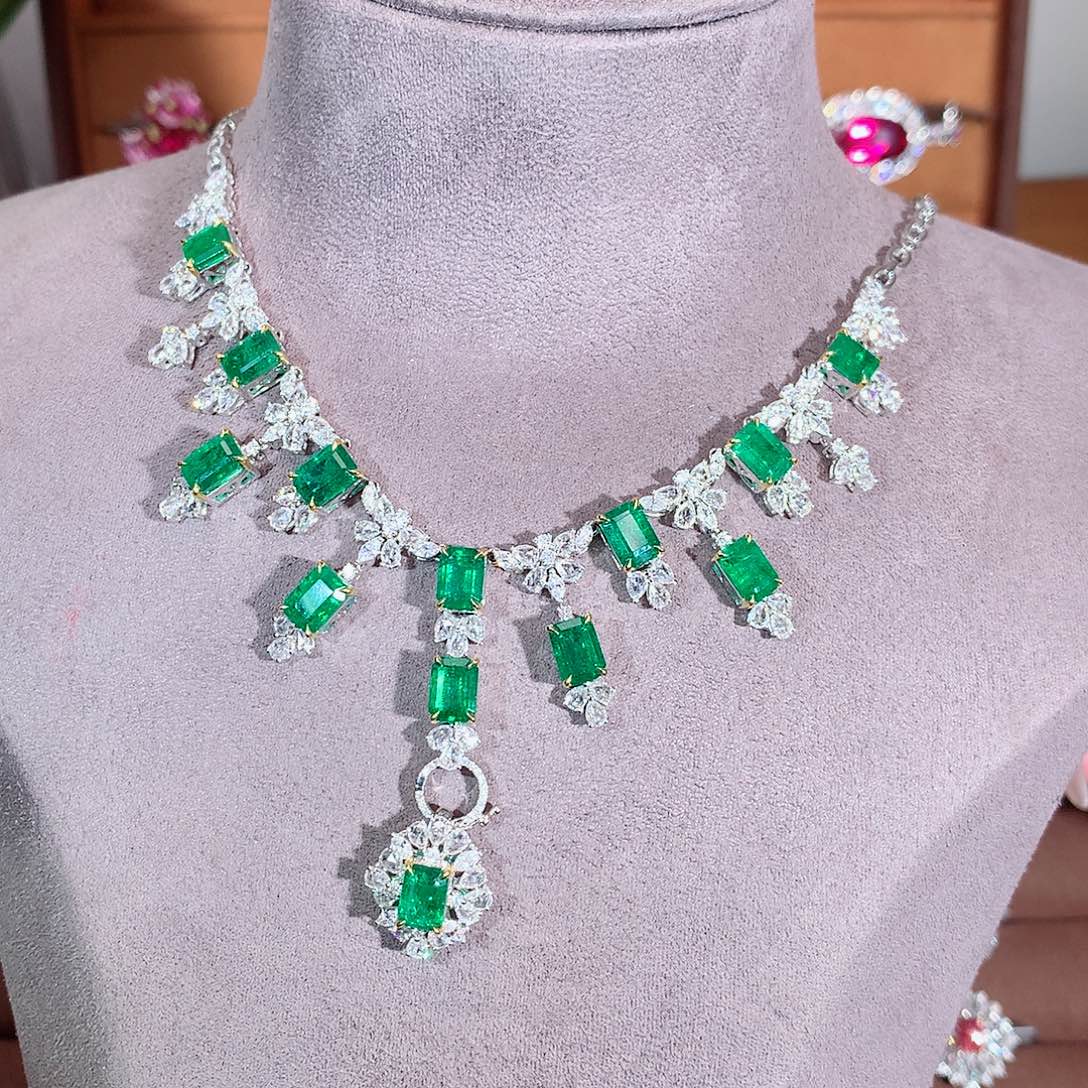 祖母绿18K金镶嵌项链12.5ct/天然宝石/七天无理由