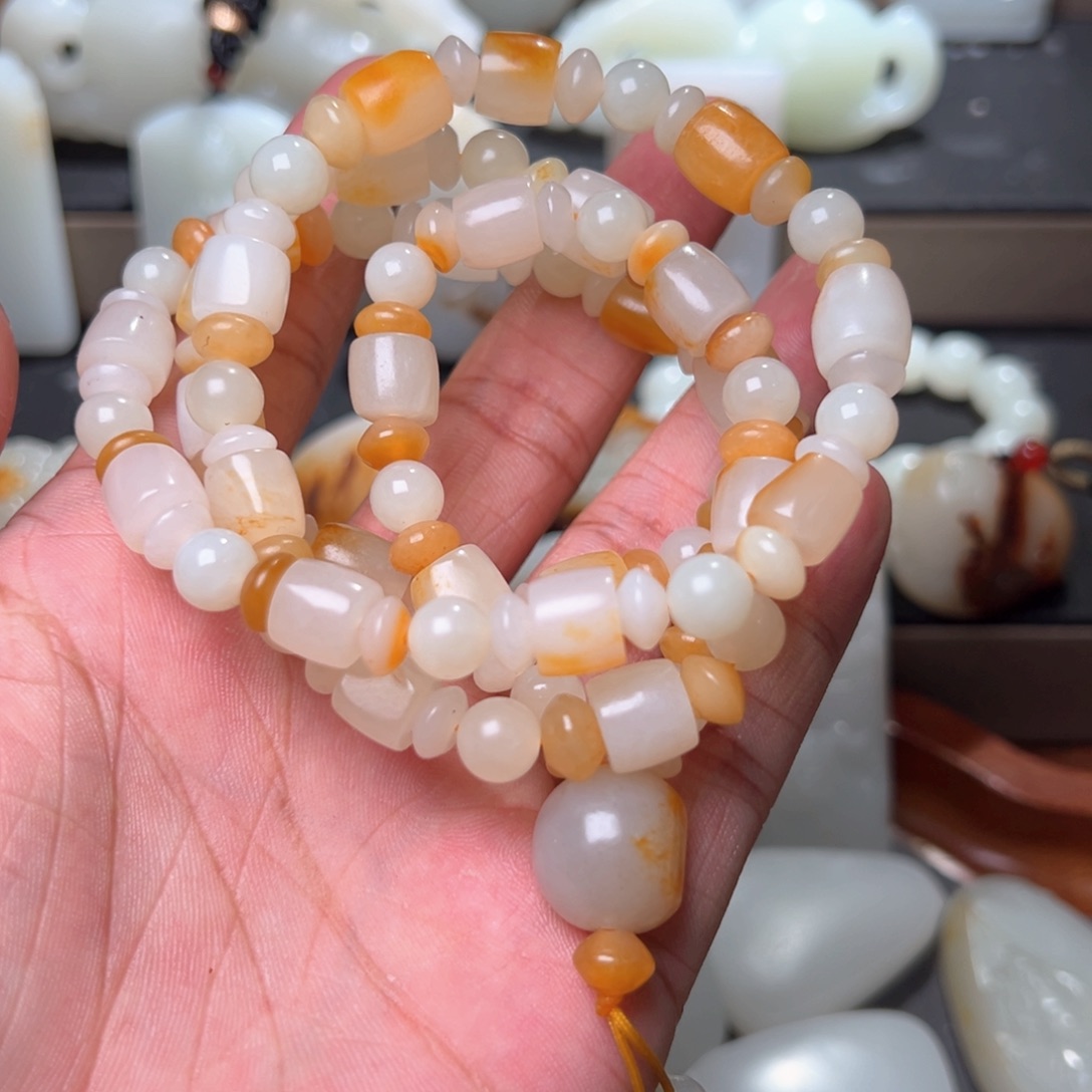 和田玉颈饰未镶嵌?**?