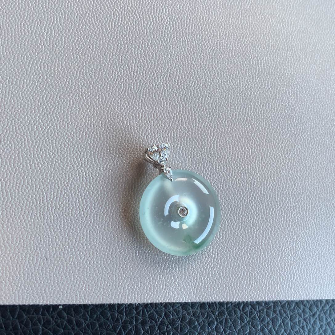 翡翠颈饰18K金镶嵌天然翡翠