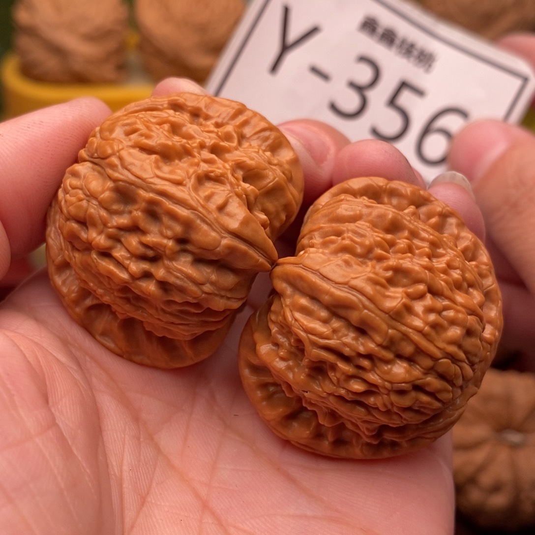文玩核桃把件闷白38