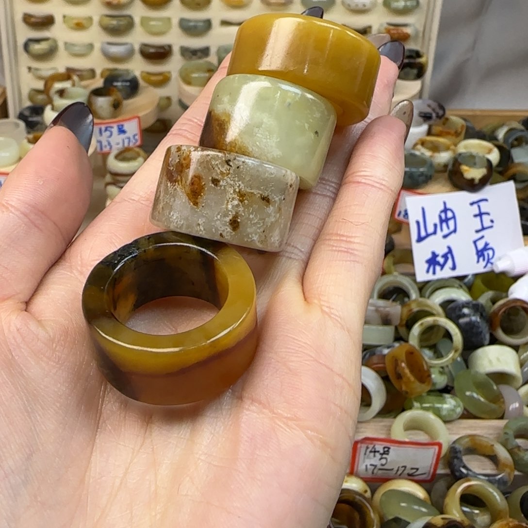 岫玉岫玉戒指内径微瑕不退20未镶嵌